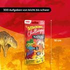 Oben: "300 Aufgaben von leicht bis schwer". Verpackung: "Stacking Challenge", "Nature Jurassic", 5 Stück, 300 Level. Illustration von Dinosauriern auf orangem Hintergrund.