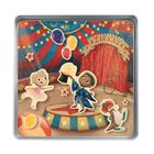 Text "Zirkus" auf einem Banner, darunter ein bunter Zirkus mit tanzenden Figuren, Ballons und einem Einrad.