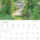 Text: "7 · 2027 Montag, Dienstag, Mittwoch, Donnerstag…"  
Ein Garten mit Rosenbogen und Hängesessel.