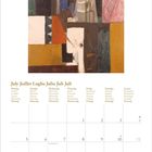 Eine kubistische Illustration über einem Kalender für Juli mit mehrsprachigen Wochentagen.