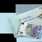 "Wir wünschen alles Gute zur" steht auf einer Karte, daneben ein 20-Euro-Schein und ein Füllfederhalter.