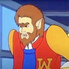 Der Buchstabe "W" ist auf einer gelben Jacke. Ein fiktiver Charakter mit spitzen Ohren und Bart schaut ernst.