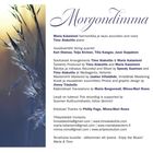 "Morgondimma", Maria Kalaniemi Harmonikka ja laulu, Timo Alakotila Piano. Bild von Grashalmen vor unscharfem Hintergrund.