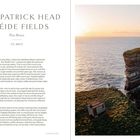 DOWNPATRICK HEAD & CÉIDE FIELDS, Dún Briste, CO. MAYO. Text beschreibt Küstenlandschaft, Klippen und Vogelarten. Links Text, rechts Küste bei Sonnenuntergang mit Felsen im Meer.