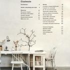 "Contents" mit Kapitelnummern, bspw. "Introduction 6". Schreibtisch mit Zweig und Stuhl, minimalistisches, rustikales Design.