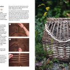 Text: "Wild Vine Pack Basket, Difficulty Level: Intermediate, MATERIALS, TOOLS, Step 1: Inserting the Stakes." Anleitung mit Fotos. Rechts ein geflochtener Korb in der Natur.