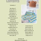 Inhaltsverzeichnis mit Projekttiteln und Seitenzahlen. Rechts oben: gehäkelte Bärenmütze. Unten: bunt gehäkelte Decke.