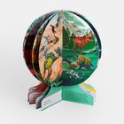 Text: "Scaly, spiky, feathers, frills." 
Illustration: Mehrere Dinosaurier in einer lebendigen, waldreichen Landschaft.