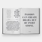 Links: Zitate von Tatiana Bilbao und Frida Escobedo über Materialien. Rechts: "Passion can create drama out of inert stone." Von Le Corbusier.