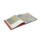Ein offenes Buch mit farbenfrohen Impressionismus-Gemälden. Seiten zeigen Wellen aus Strichen und Punkten.