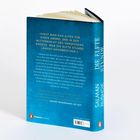 Text: „Hielt man das Alter für einen Abend, der in der Mitternacht des Vergessens endete, war die elfte Stunde längst angebrochen.“  
Das Buch hat einen blauen Einband mit weißer Schrift. Links unten ist ein Logo mit einem Pinguin.