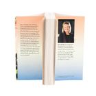 Links ein Textauszug über Milly, rechts ein Foto und Text über Bestsellerautorin Sarah Morgan.