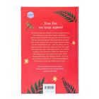 Ein roter Buchrücken mit Text über eine Fee namens Molli und ihre Abenteuer. Dekoriert mit Blättern, Sternen und einer Libelle.