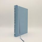 Buch mit blauem Einband, Titel auf dem Rücken: "Die Revolutionäre des Ich" von Steve Ayan, hat ein Lesezeichen.