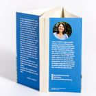 Texte links: Gedanken über Resilienz und Kampfgeist von Hunden. Rechts: Info über Sybille Morch. Foto einer Frau. Blauer Hintergrund.