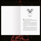 Text über Vertrauen, Augen, und Überraschung. Hintergrund mit roten, geschwungenen floralen Mustern.