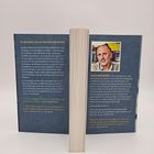 Ein Buchrücken teilt zwei Buchdeckel. Links: Text über ein Abenteuer in Bolivien. Rechts: Foto und Infos über Yossi Ghinsberg.