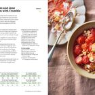 Roast Strawberries and Lime Cheesecake Cream with Crumble. Rezept für 4 Personen. Zutaten und Schritte zur Zubereitung.