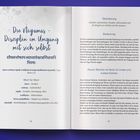 "Die Niyamas - Disziplin im Umgang mit sich selbst." Wörter wie "śauca," "santoṣa" und "tapah" erklären Konzepte der Reinheit.
