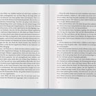 Seiten 66 und 67 eines Buches mit einem Fließtext über eine Reise nach Nordgrönland und Erlebnisse am Fjord.
