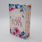 „Teresa Sporrer, untold LOVE“ steht auf dem Buchcover, umrahmt von rosa Blüten und blauen Blättern.