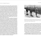 Text oben links: "Die Waffen-SS bis zum Krieg gegen die Sowjetunion"

Text oben rechts: "Kein Triumph des Willens"

Text unter Bild: "Der Reichsführer-SS..."

Foto: Heinrich Himmler geht an Waffen-SS Soldaten vorbei.