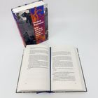 Ein Buch mit dem Titel "Wer möchte nicht im Leben bleiben" von Helene Bukowski ist zu sehen, daneben ein geöffnetes Buch.