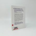 Auf der Rückseite eines Buches steht: „Eindringlich, schonungslos, pur.“ von Tahsin Durgun. Es folgen Beschreibungen über Hubertus Koch und seine Arbeit in Kriegsgebieten, sowie Bewertungen seiner Herangehensweise an Themen wie Liebe und Zweifel. Unten ist ein kleiner roter Barcode.