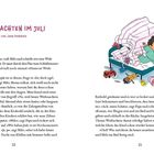 Titel: "WEIHNACHTEN IM JULI" von Jana Heinicke. Ein Junge springt freudig aus dem Bett, umgeben von Spielzeug.