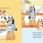 Kinder, habt ihr den Deckel der Wasserflasche gesehen? Illustration von sprechenden Hunden in einer Küche.