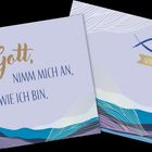 Text: „Gott, nimm mich an, wie ich bin.“ Gestaltung: Wellenmuster und ein Ichthys-Symbol mit dem Wort „Gebet“.