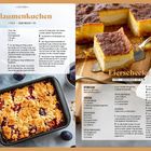 "Pflaumenkuchen" und "Eierschecke" Rezepte mit Zutaten und Zubereitung. Links Pflaumenkuchen im Blech, rechts ein Stück Eierschecke.
