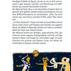 Text beschreibt eine Party mit Freunden und Cocktails. Unten ist eine Illustration von tanzenden Personen unter einer Disco-Kugel.