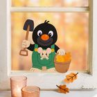 Keine Texte zu lesen. Eine Illustration eines Maulwurfs mit Schaufel und Maus in grüner Latzhose neben einem Eimer voller Blätter.