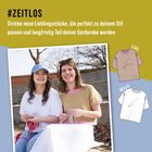 #ZEITLOS: Stricke neue Lieblingsstücke. Zwei lachende Frauen beim Stricken, daneben illustrierte T-Shirts bezeichnet mit "LISA" und "BELLA".