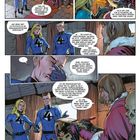 Eine Comic-Seite mit Helden in blauen Anzügen. Sie sprechen über ein magisches Schwert und physikalische Konzepte.