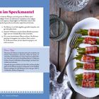 "Bohnen im Speckmantel" Rezept für 4 Personen, inkl. Zutaten und Zubereitungstipps. Rechts: Bohnen in Bacon auf Teller.