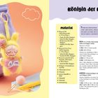 Materialliste: Details zu Garn und Zubehör. Anleitungsbeginn: "Königin der Herzen." Häkelschlüsselanhänger an lilafarbener Tasche.