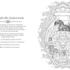 Texte beschreiben einen Zaubertrank mit Mondwasser. Daneben ist eine dekorative Flasche mit Blumen und Blättern illustriert.