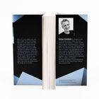 Text auf der linken Seite beschreibt bizarre Szenarien in der S-Bahn. Rechts: Biografie von Tobias Goldfarb mit Porträt.