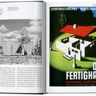 Links: Beschreibung eines Bauprojekts in Florida 1953. Rechts: Plakat mit "DAS FERTIGHAUS" und Ausstellungshinweis in Stuttgart.