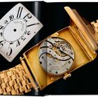 Text: "PATEK PHILIPPE & CO. GENEVA SWITZERLAND". Gezeigt wird eine goldene Uhr mit detailliertem Uhrwerk und Zifferblatt.