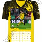 "April 2026" und "Marcel Sabitzer". Fußballspieler auf gelbem Trikot, darunter Kalender. Schwarz-gelbes Design.