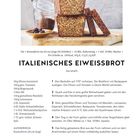 "Italienisches Eiweißbrot, herzhaft," Rezept mit Zutaten und Backanleitung. Abgebildet: Brotlaib und Zutaten auf einem Brett.