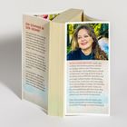 „Ein Sommer in der Heimat“ neben einem Buchtext. Rechts ein Bild einer lächelnden Frau vor einem Fluss.