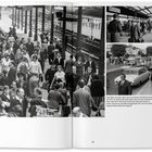 Texte: "BONN", "WC", "GLEIS 1". Viele Menschen am Bahnhof, schwarz-weiß, Autoverkehr und Menschen auf Bürgersteig.