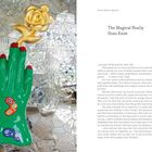 Texte: "Pierre Marie Lejeune", "The Magical Really Does Exist". Links: Grüne Hand mit roten Fingern, goldene Rose, Spiegelmosaik-Hintergrund.