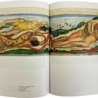 "Ferdinand Hodler (1853–1918), Die Liebe, 1907/08. Öl auf Leinwand, 145 x 399 cm, Privatsammlung, Schweiz." 

Eine farbenfrohe Darstellung von liegenden Menschen auf Wiese.
