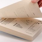 Seite mit Texten "Besser leben", "Pyramide", Datum "Donnerstag 4 5 Juni", Hand blättert die Seite um.