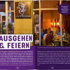 Links oben steht: „café \| pessoa“. 
„AUSGEHEN & FEIERN“ in großen lila Buchstaben. 
Rechts: „Alle Adressen in diesem Kapitel findest du auf der Faltkarte“.  
Rechter Text: Menschen sitzen um einen Tisch im Café.
